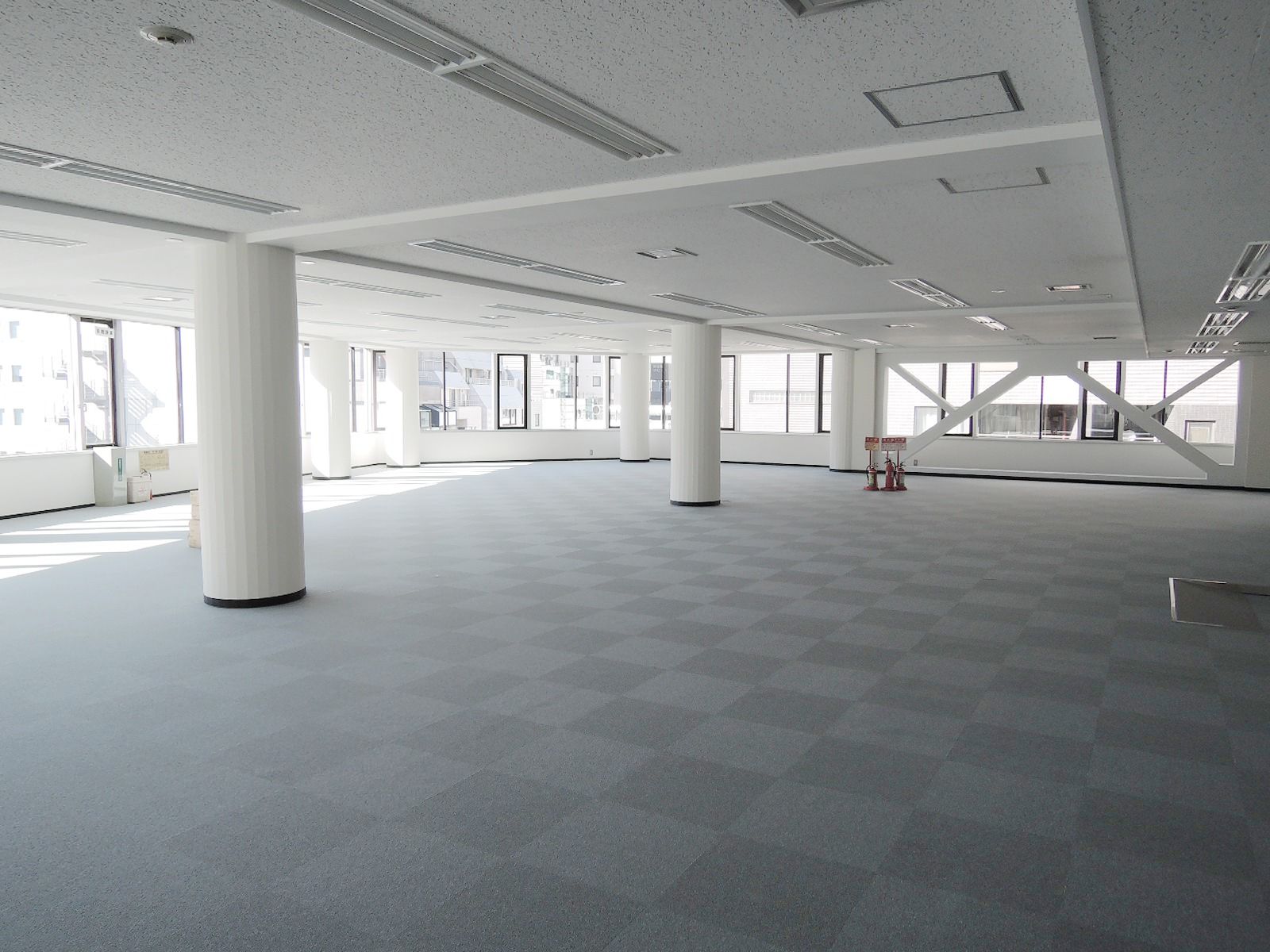 オフィス室内参考画像