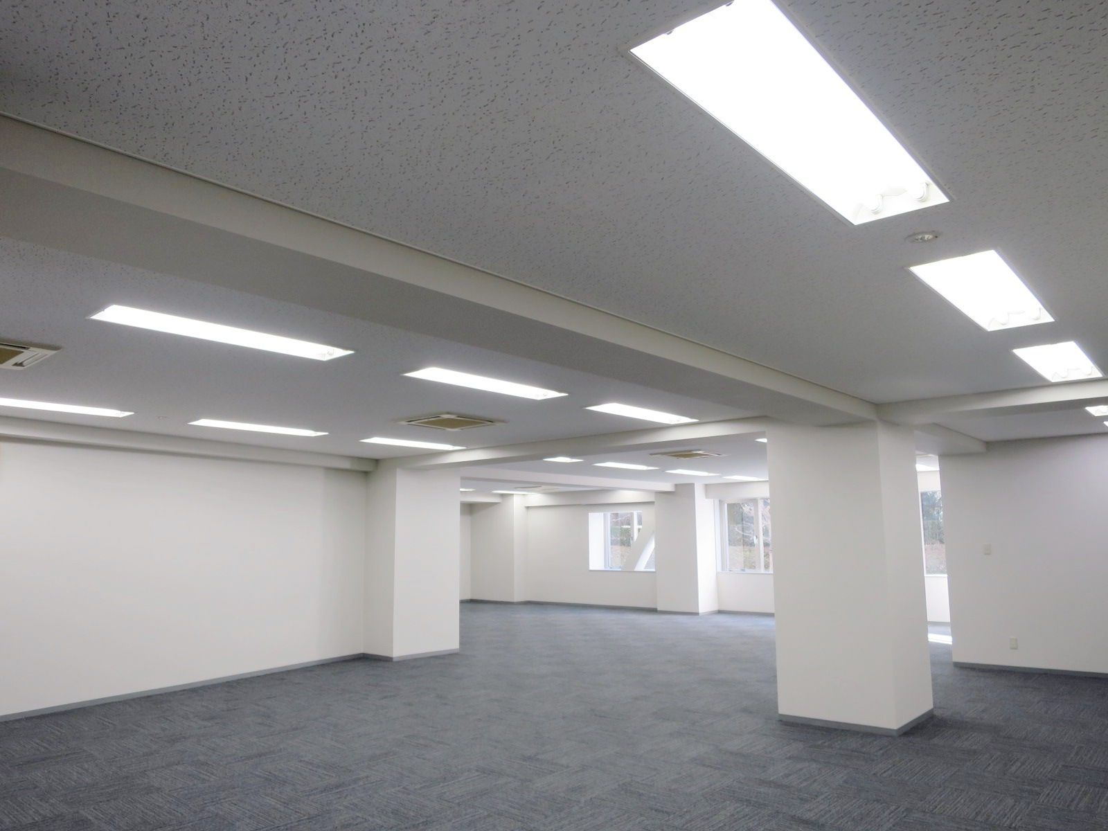 貸室奥から見た様子