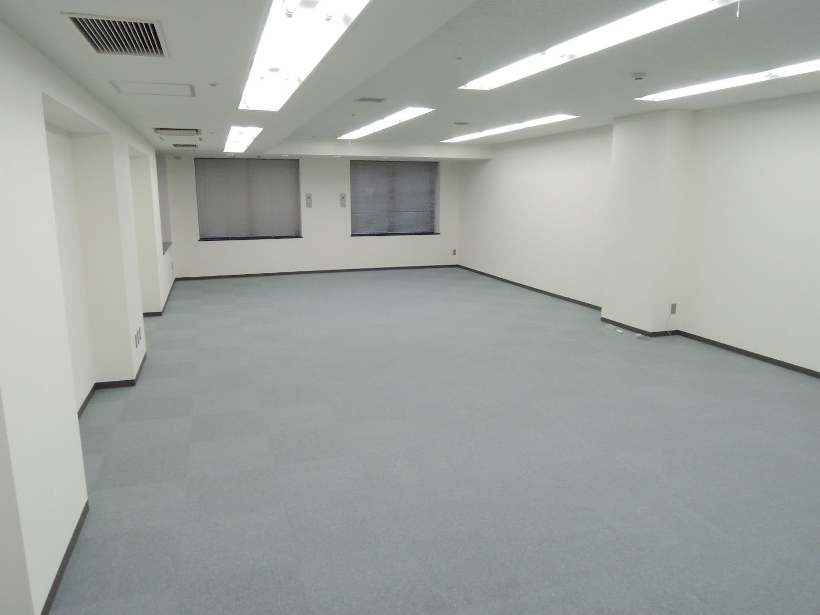 オフィス室内参考画像