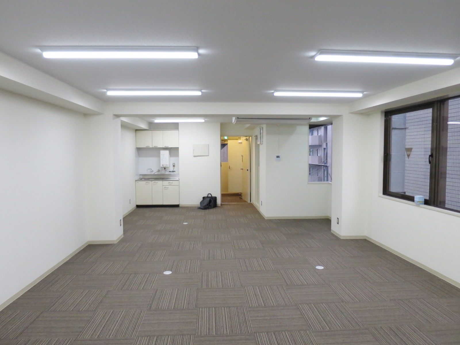 貸室奥から見た様子