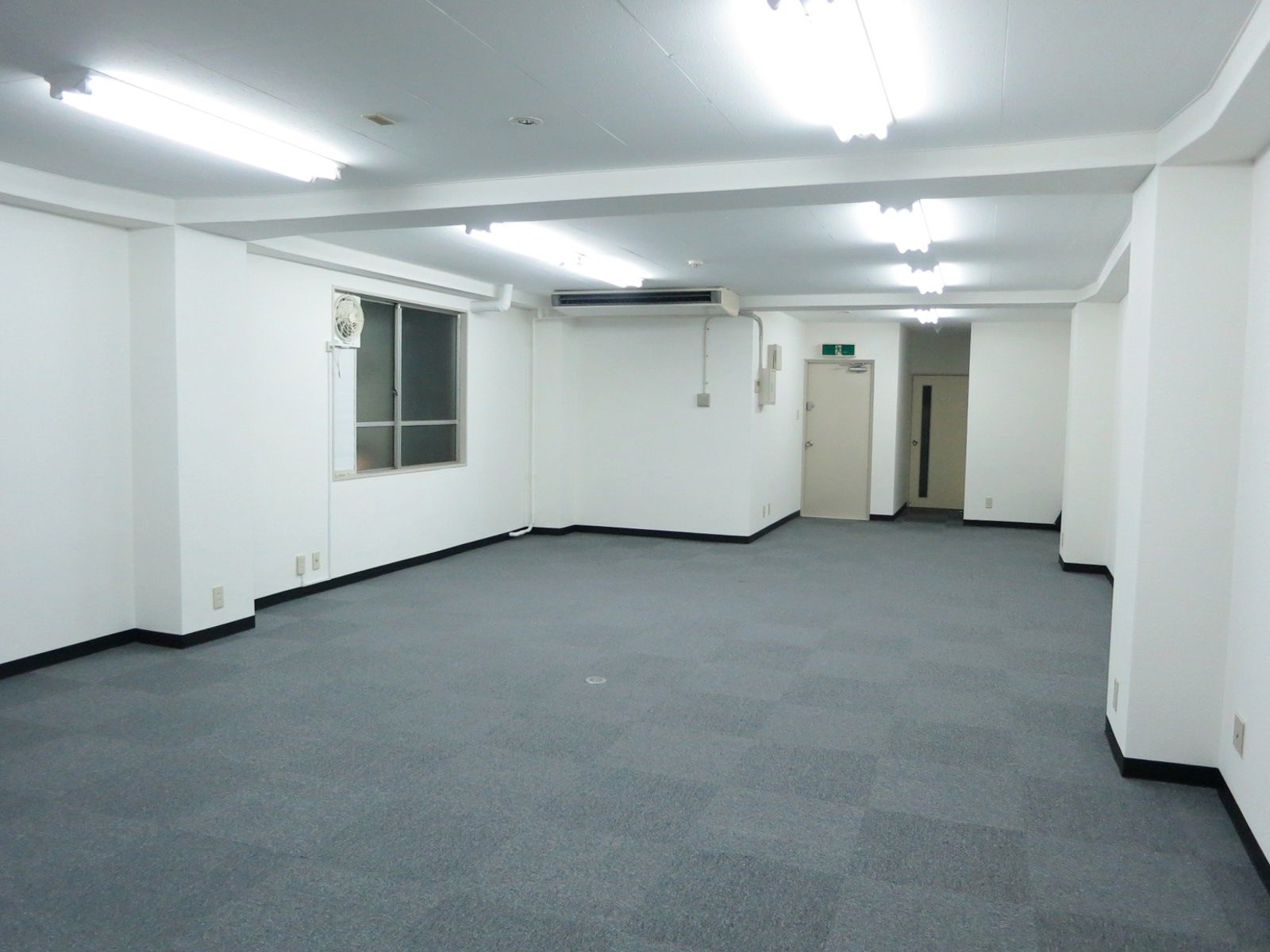 貸室奥から見た様子