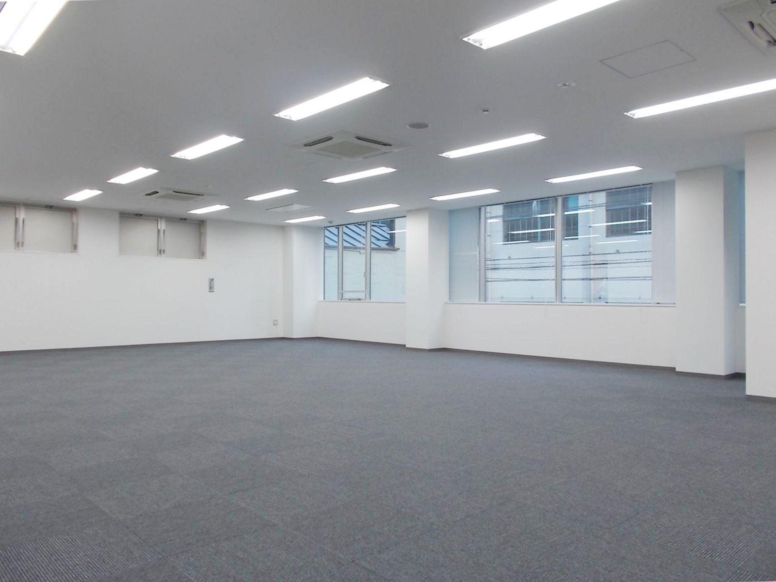 オフィス室内参考画像