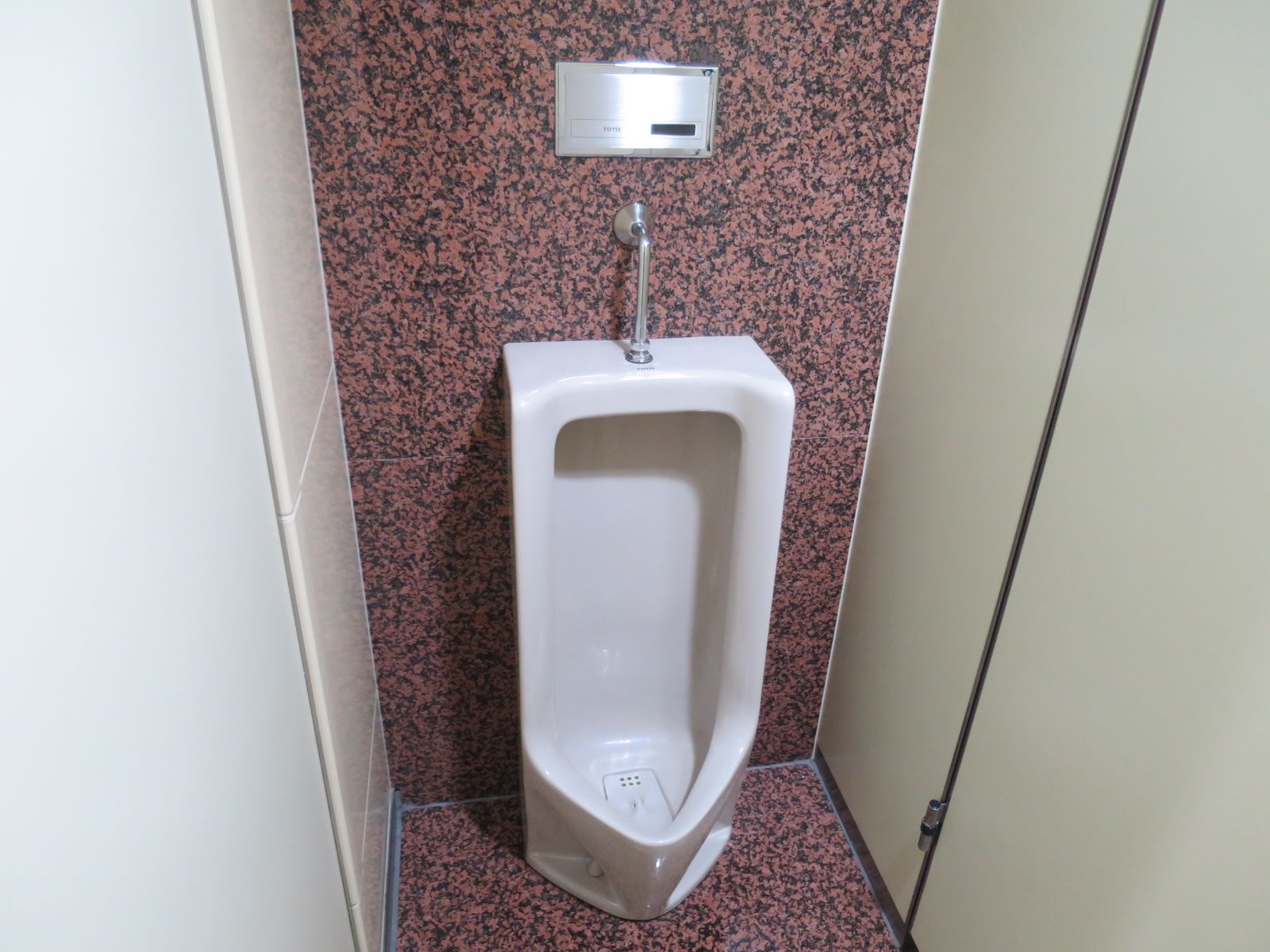 男性用トイレ