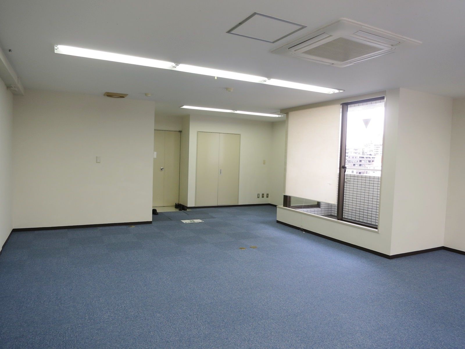 オフィス室内参考画像