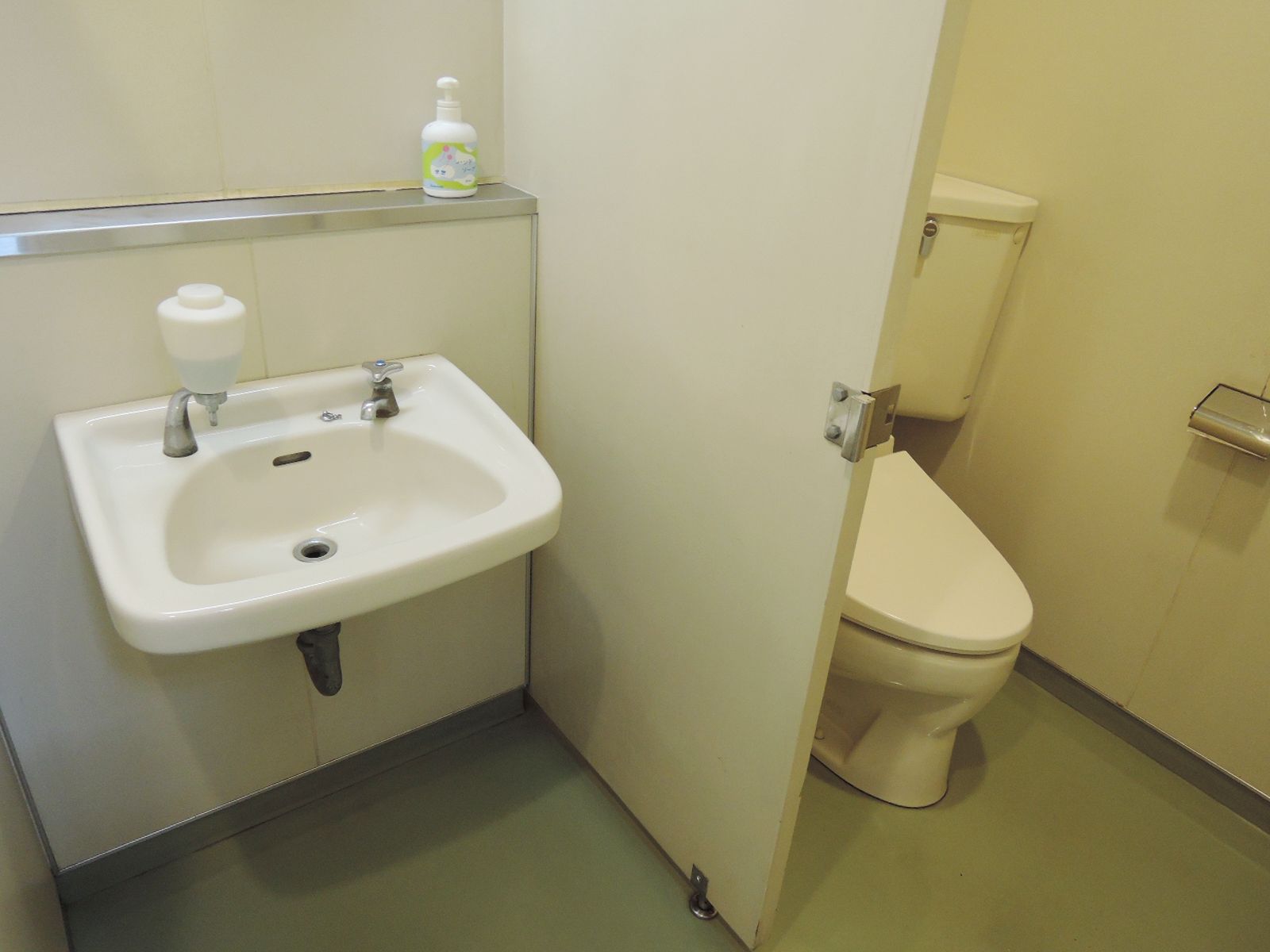 洗面台・トイレ個室
