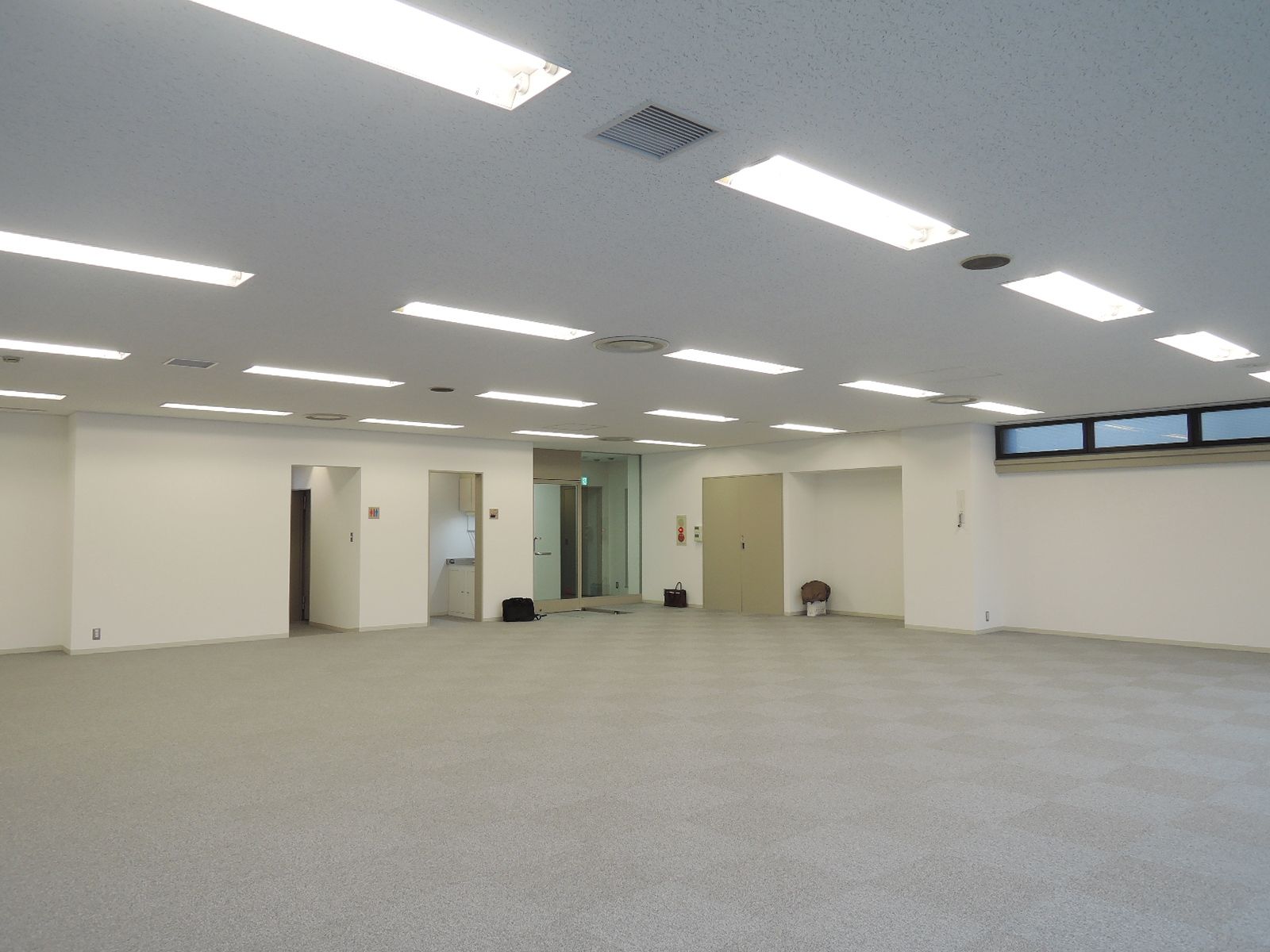 貸室奥から見た様子