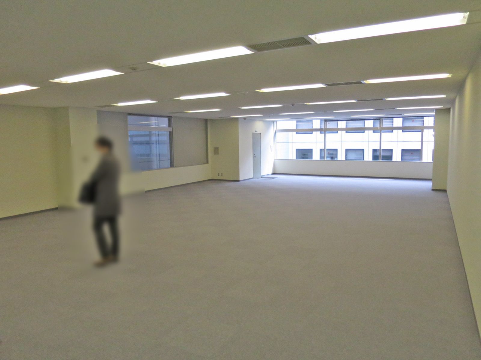 別角度からの様子