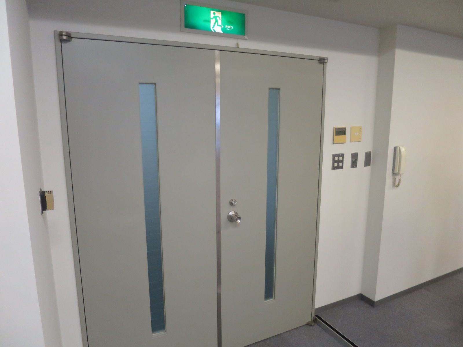貸室出入口