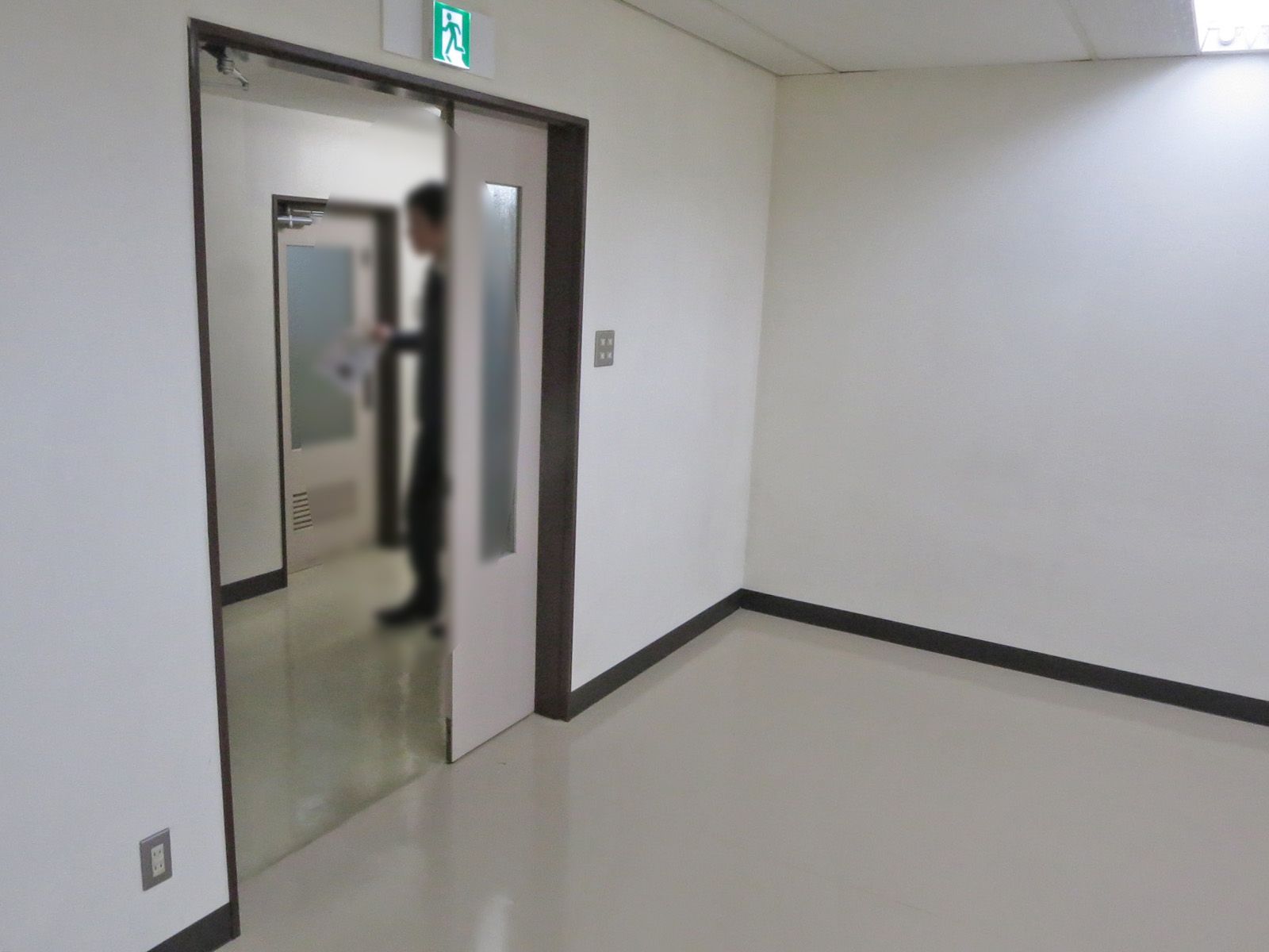 貸室出入口