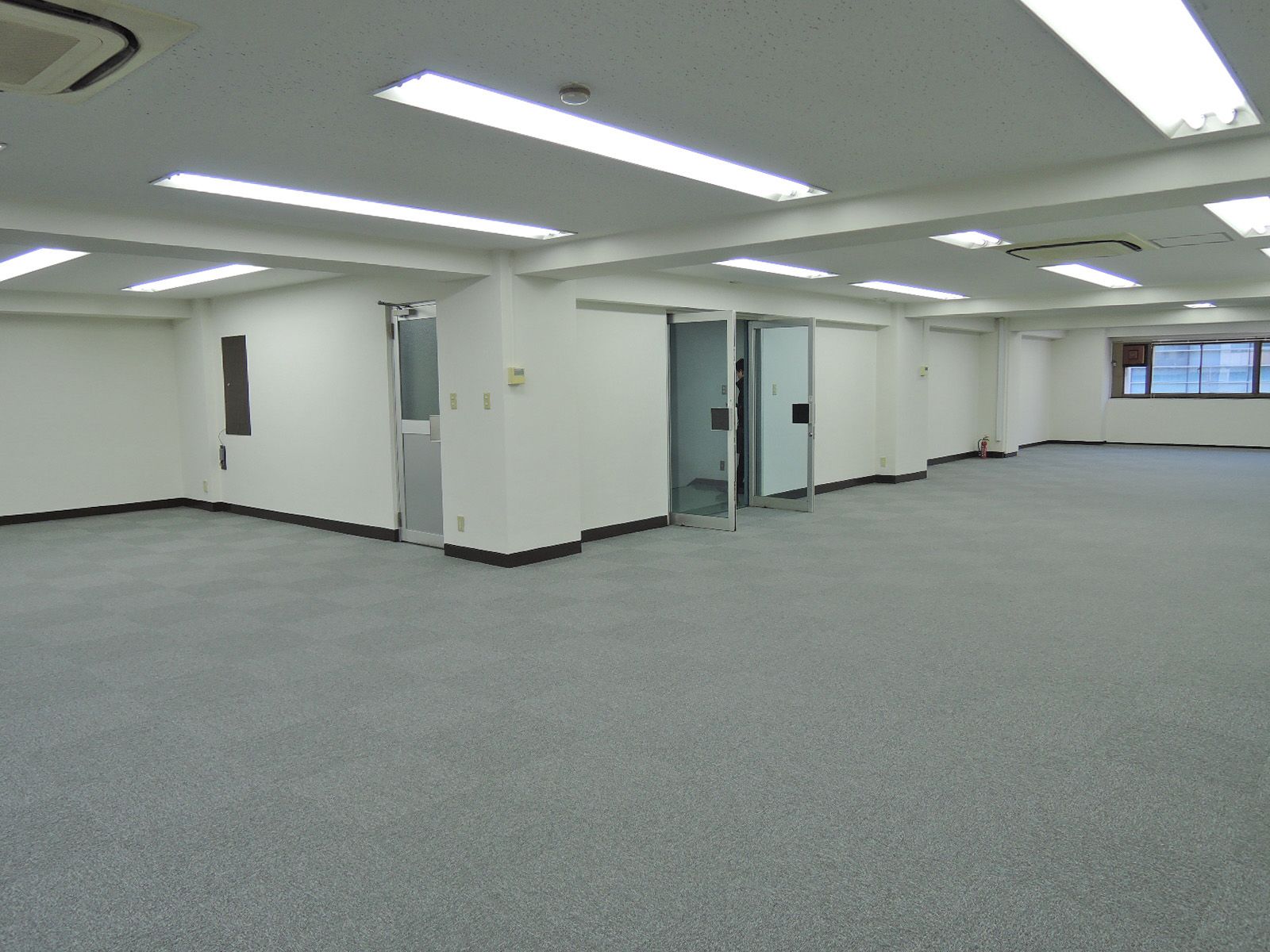 オフィス室内参考画像