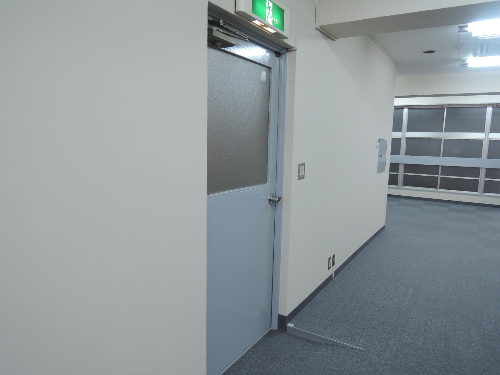 貸室出入口
