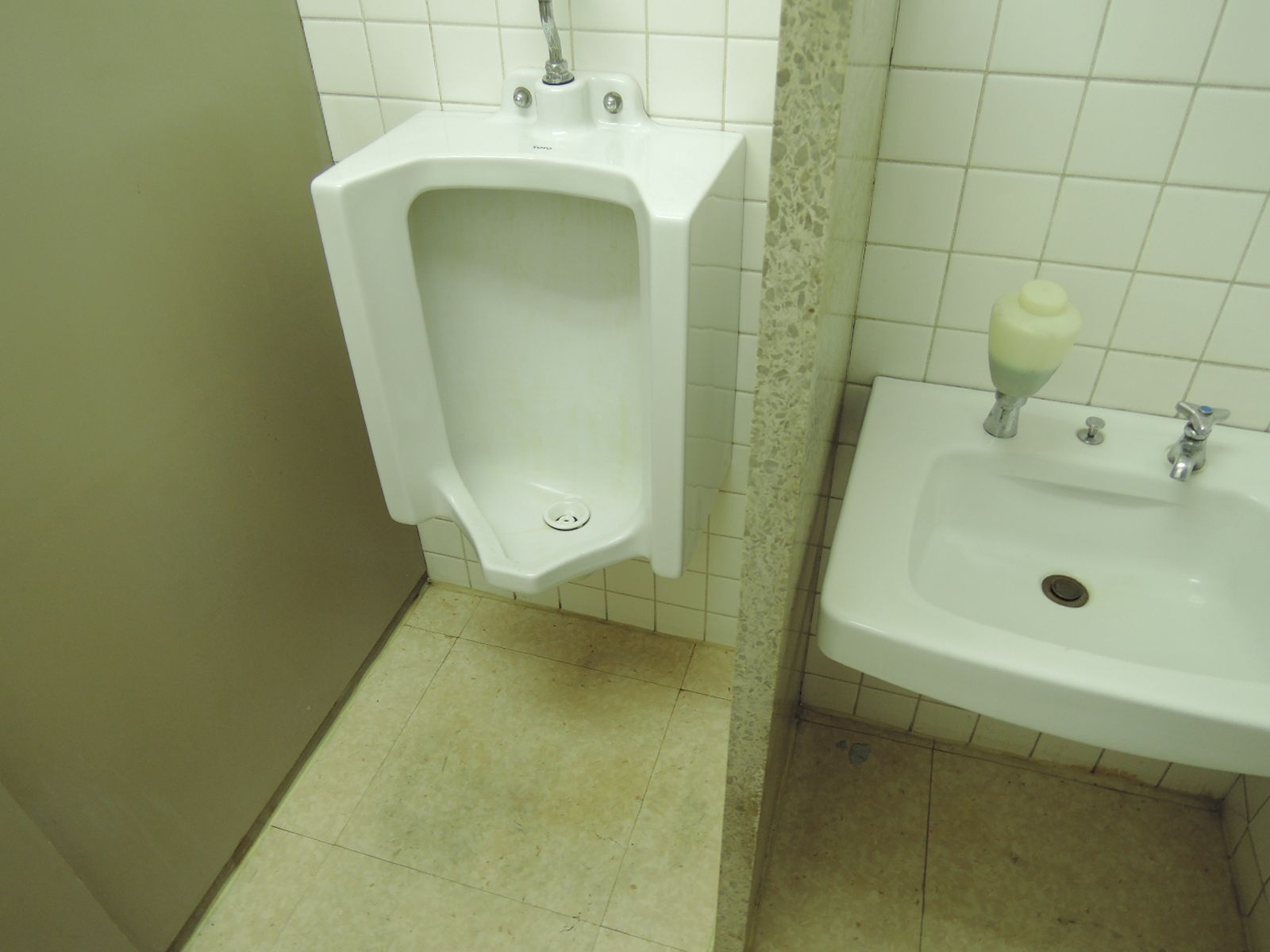 男性用トイレ