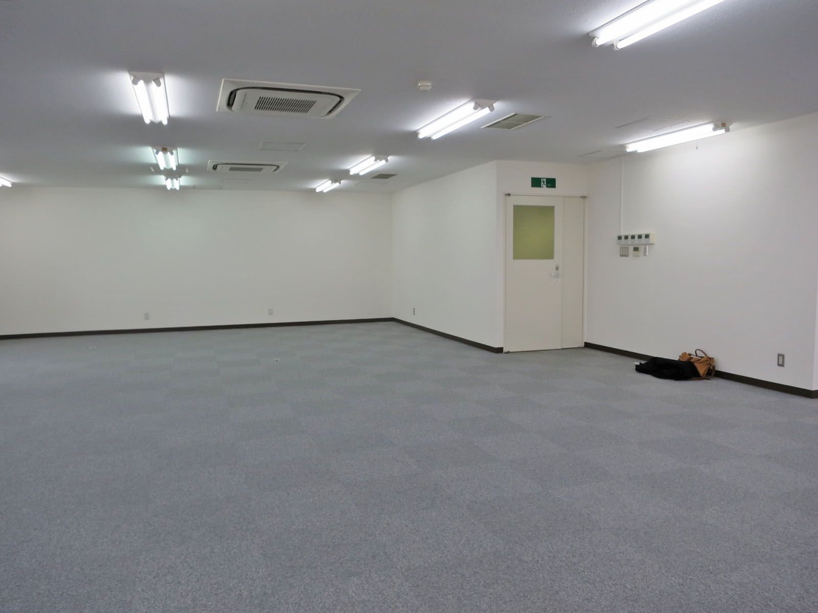 オフィス室内参考画像