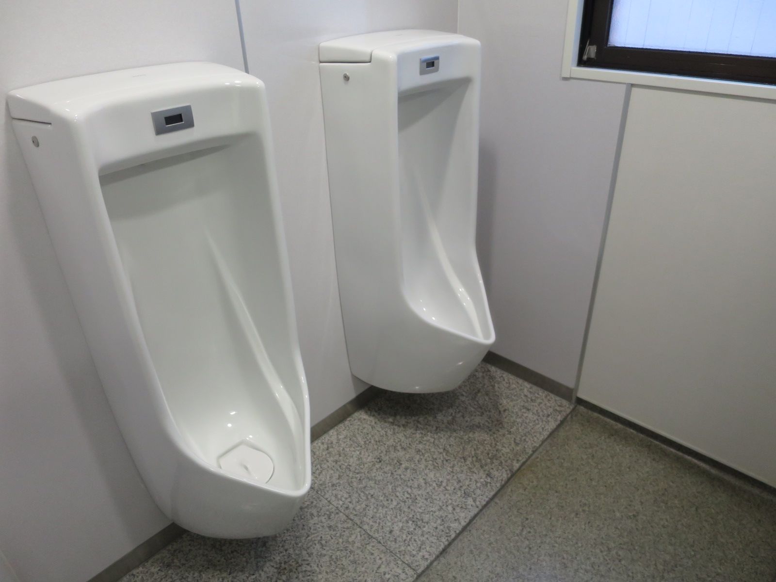 男性用トイレ