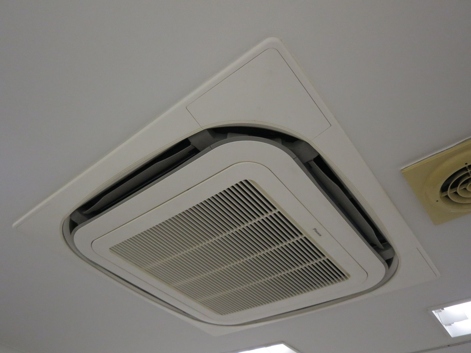 空調機器