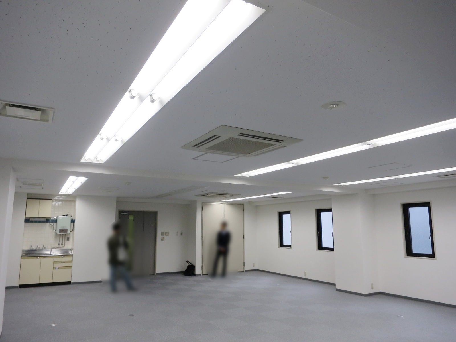貸室奥から見た様子