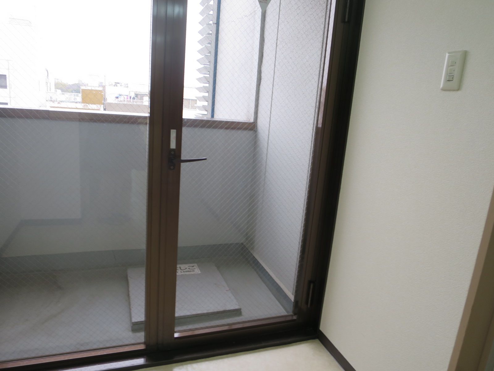 バルコニー入口