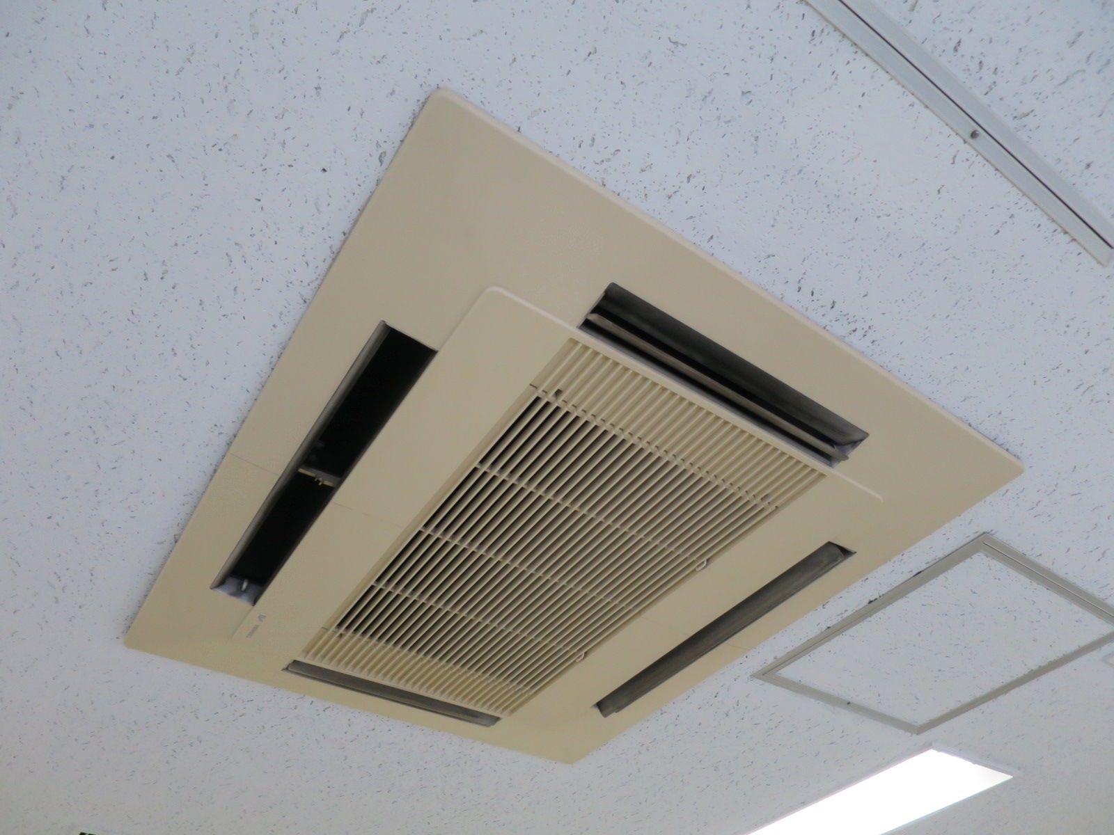 空調吹き出し口