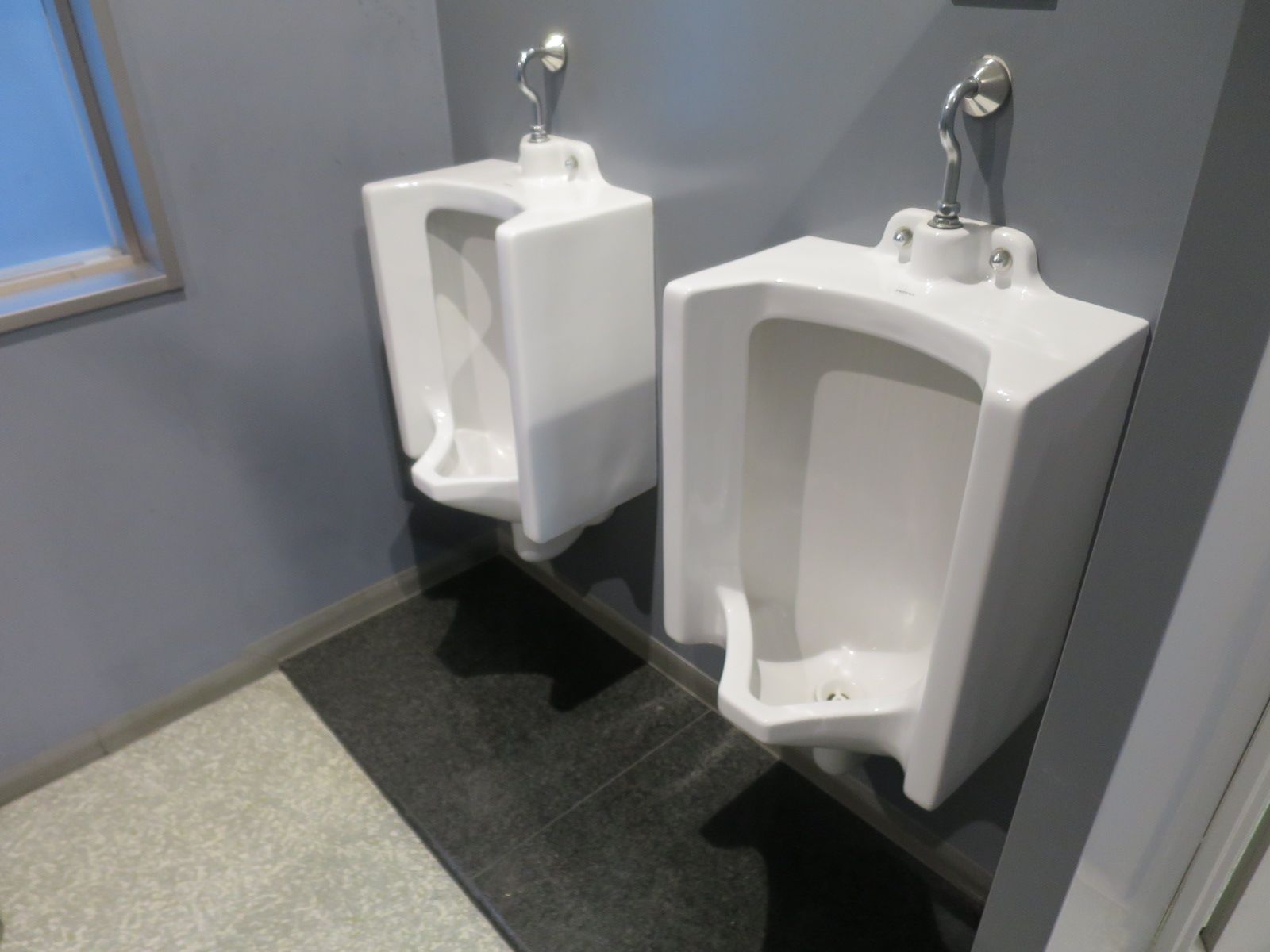 男性用トイレ