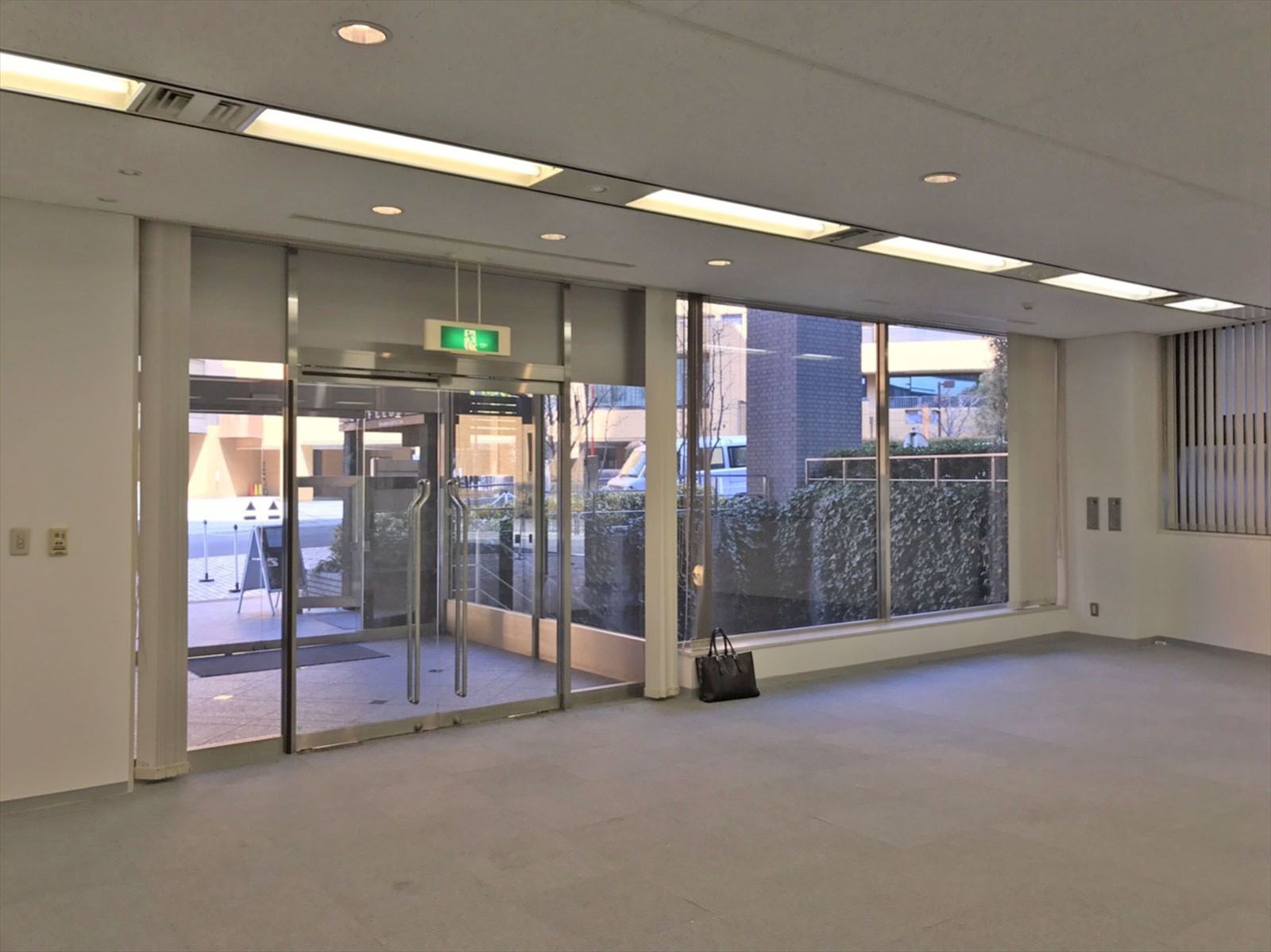 正面側の出入口