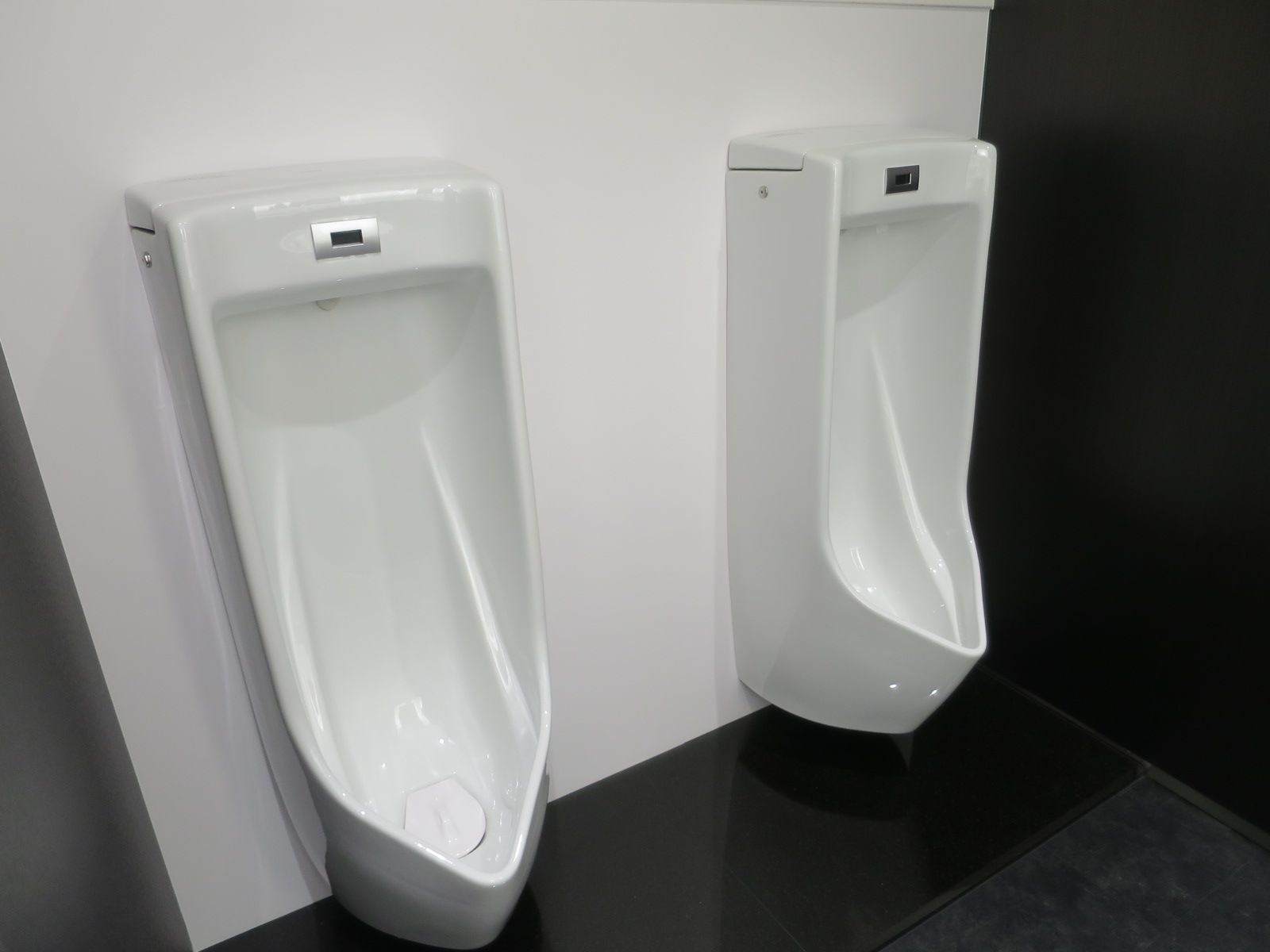 男性用トイレ