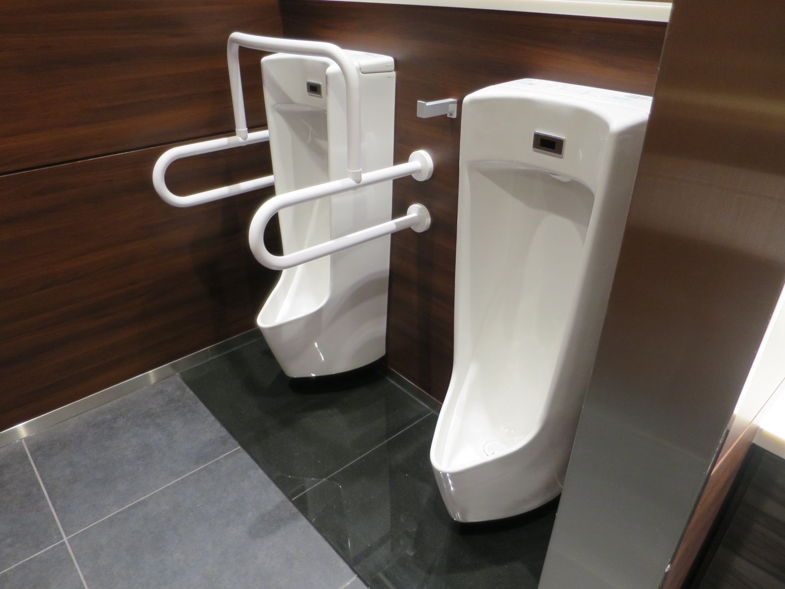 男性用トイレ