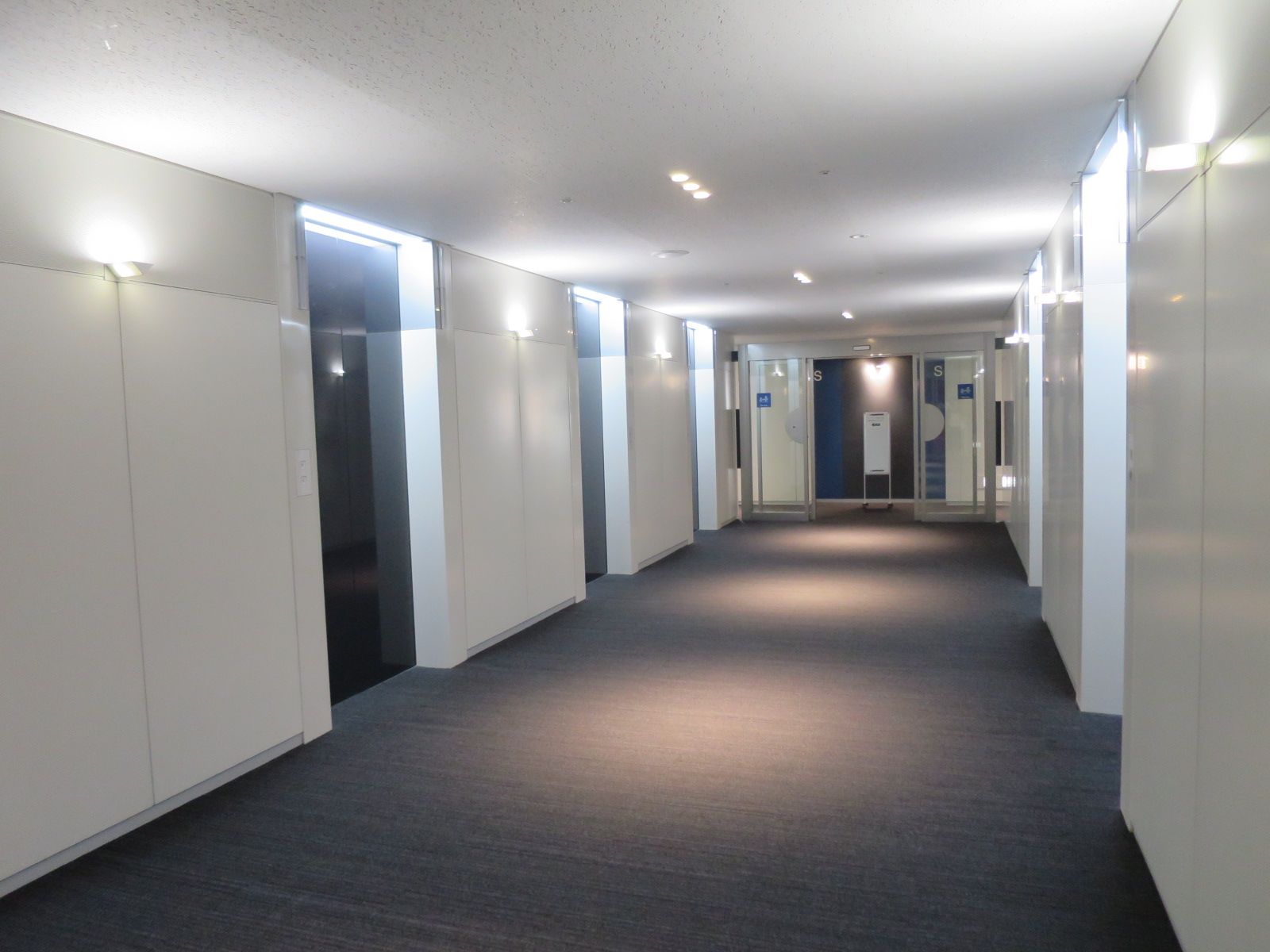 エレベーターホール
