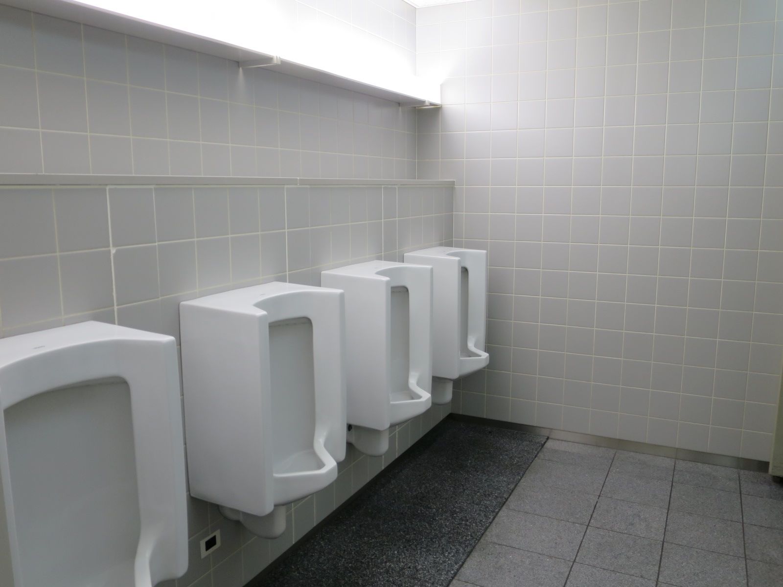 男性用トイレ