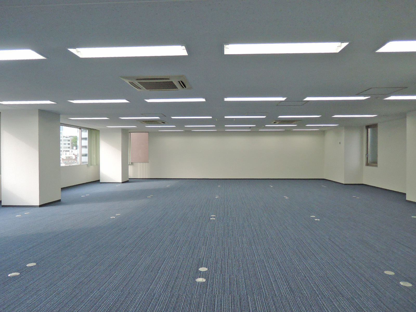 オフィス室内参考画像