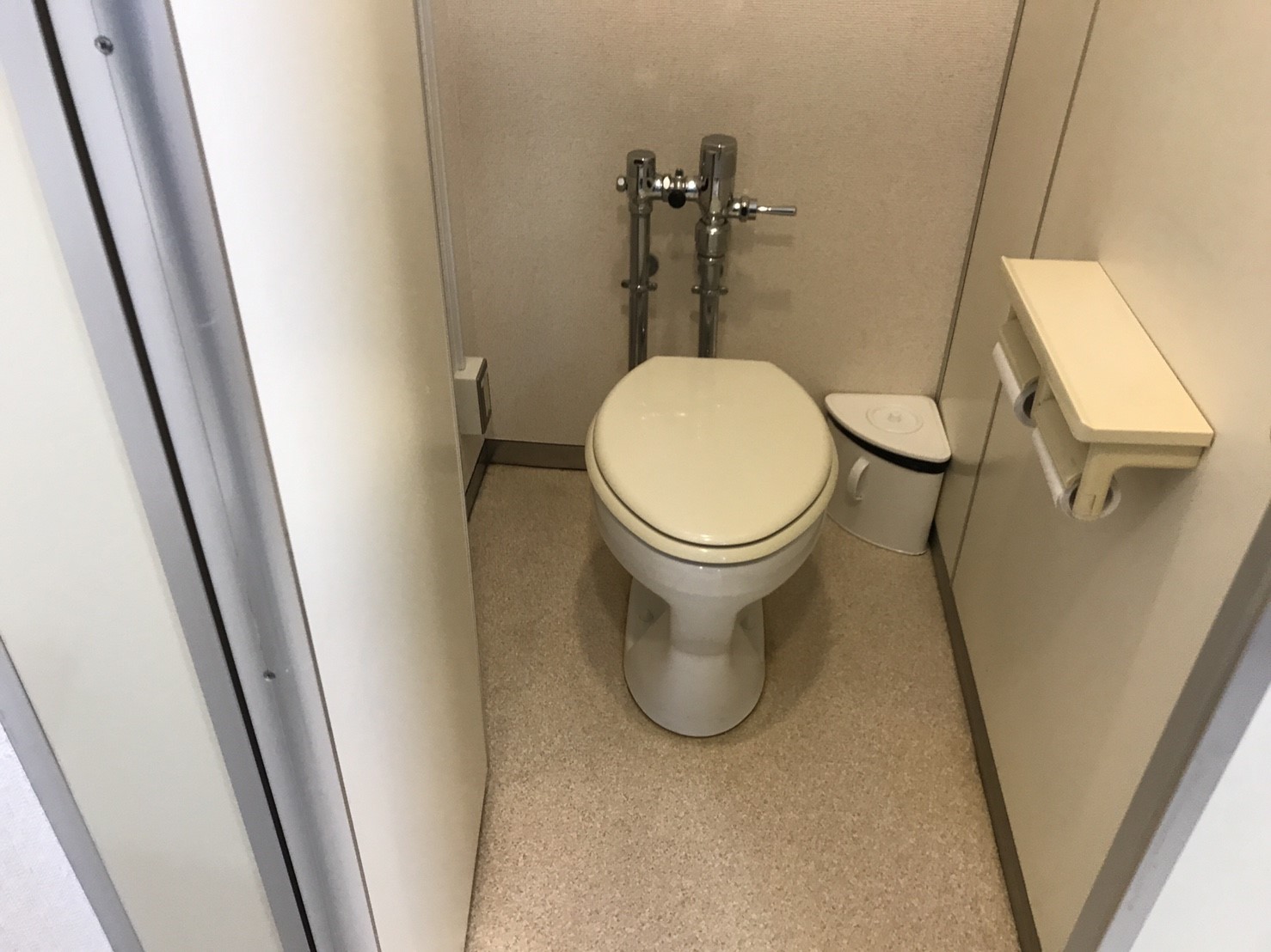 トイレ個室