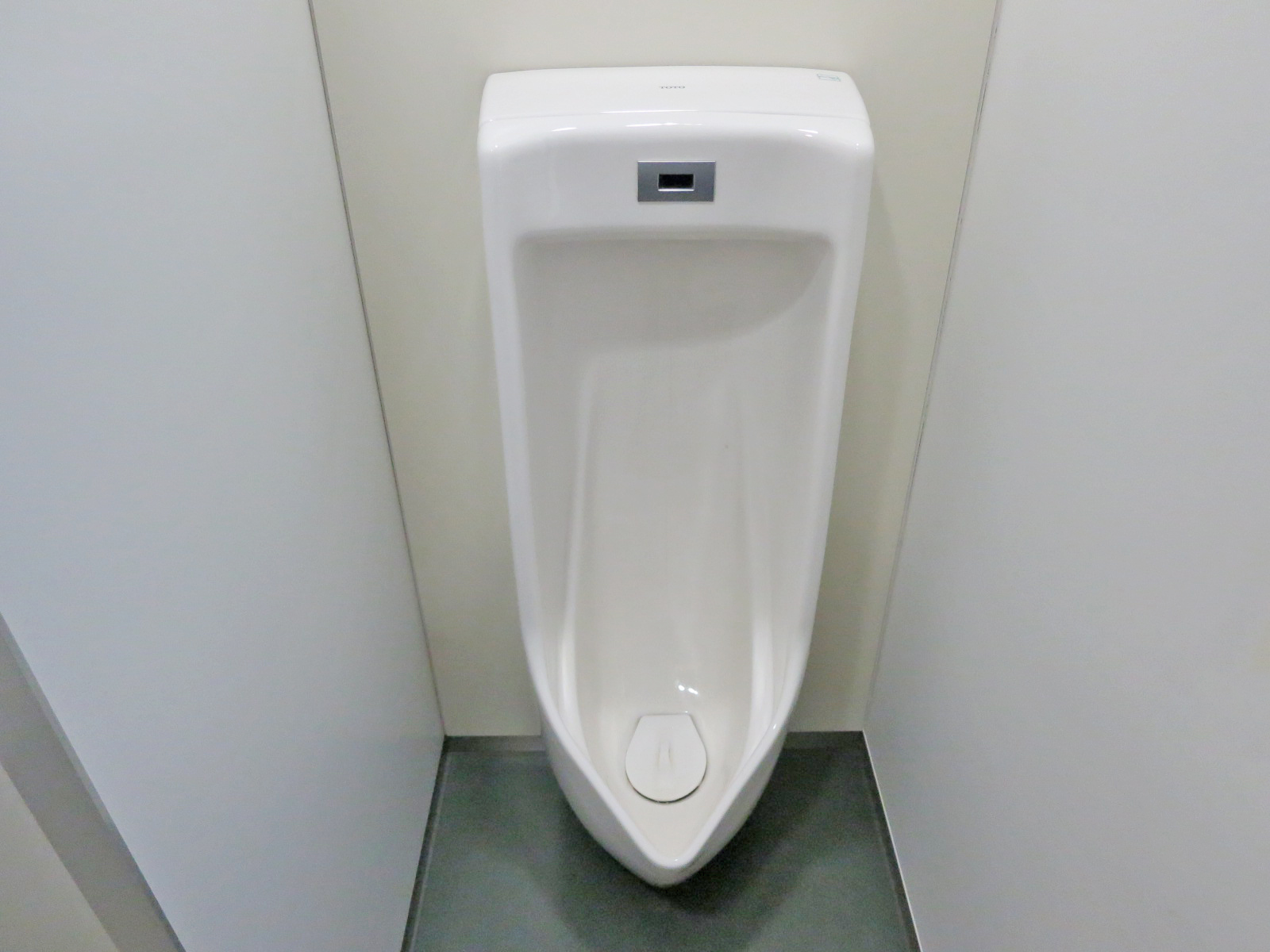 男性用トイレ
