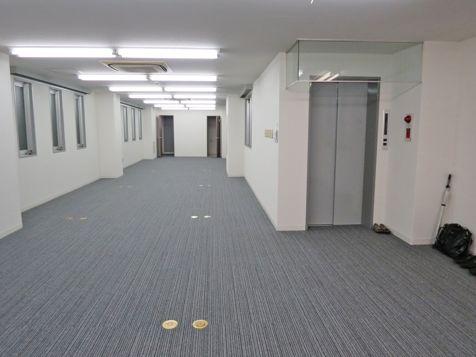 オフィス室内参考画像