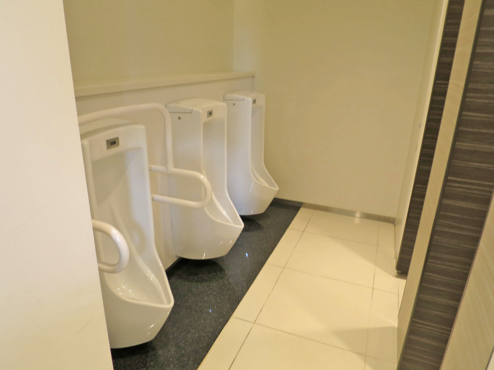 男性用トイレ