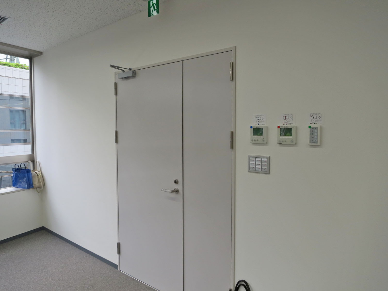 貸室出入口