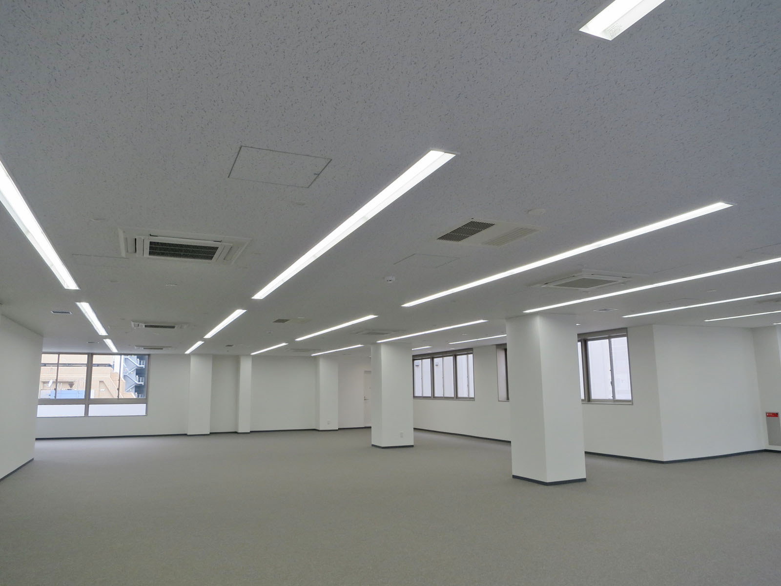 オフィス室内参考画像