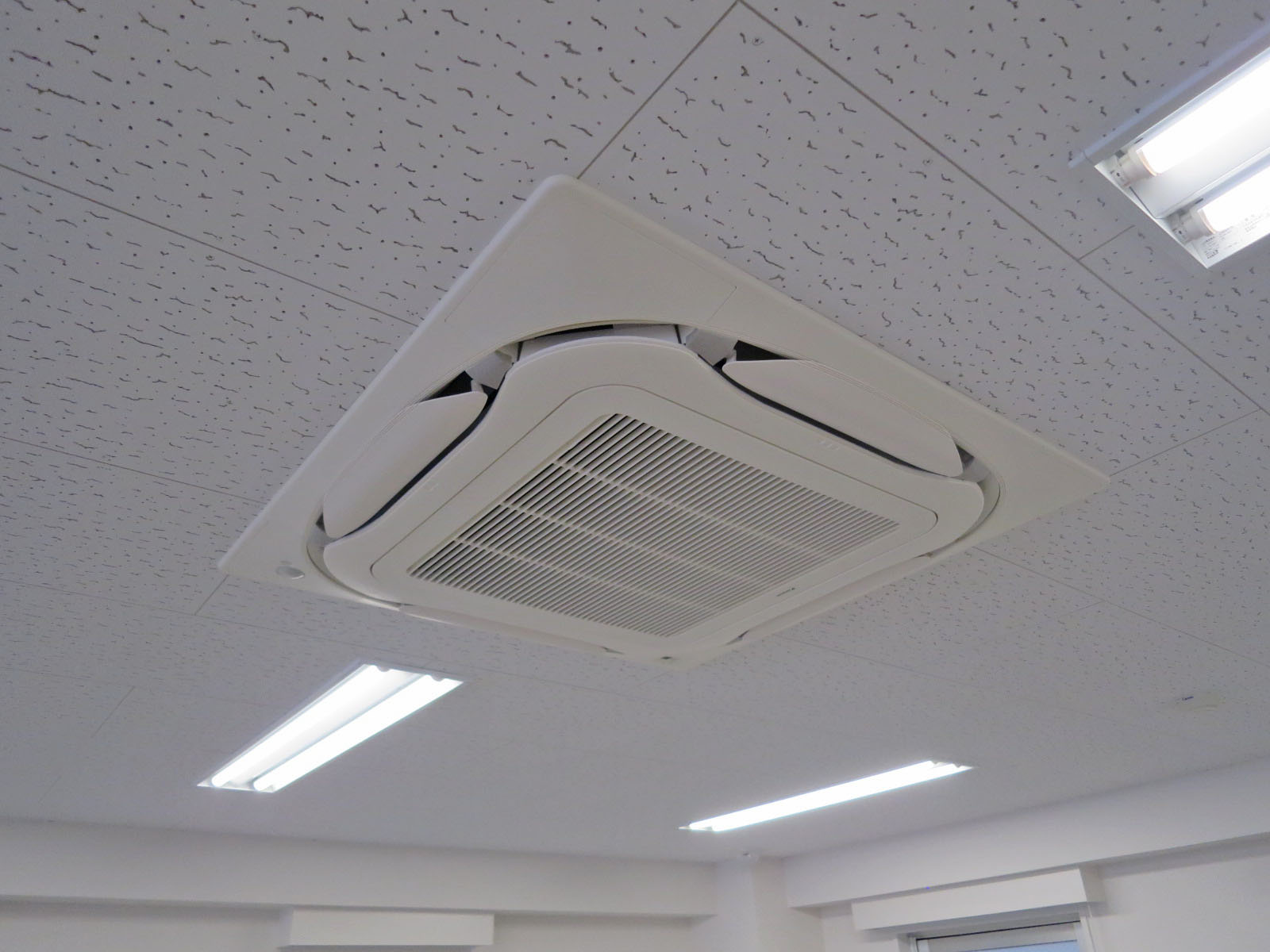 空調機器