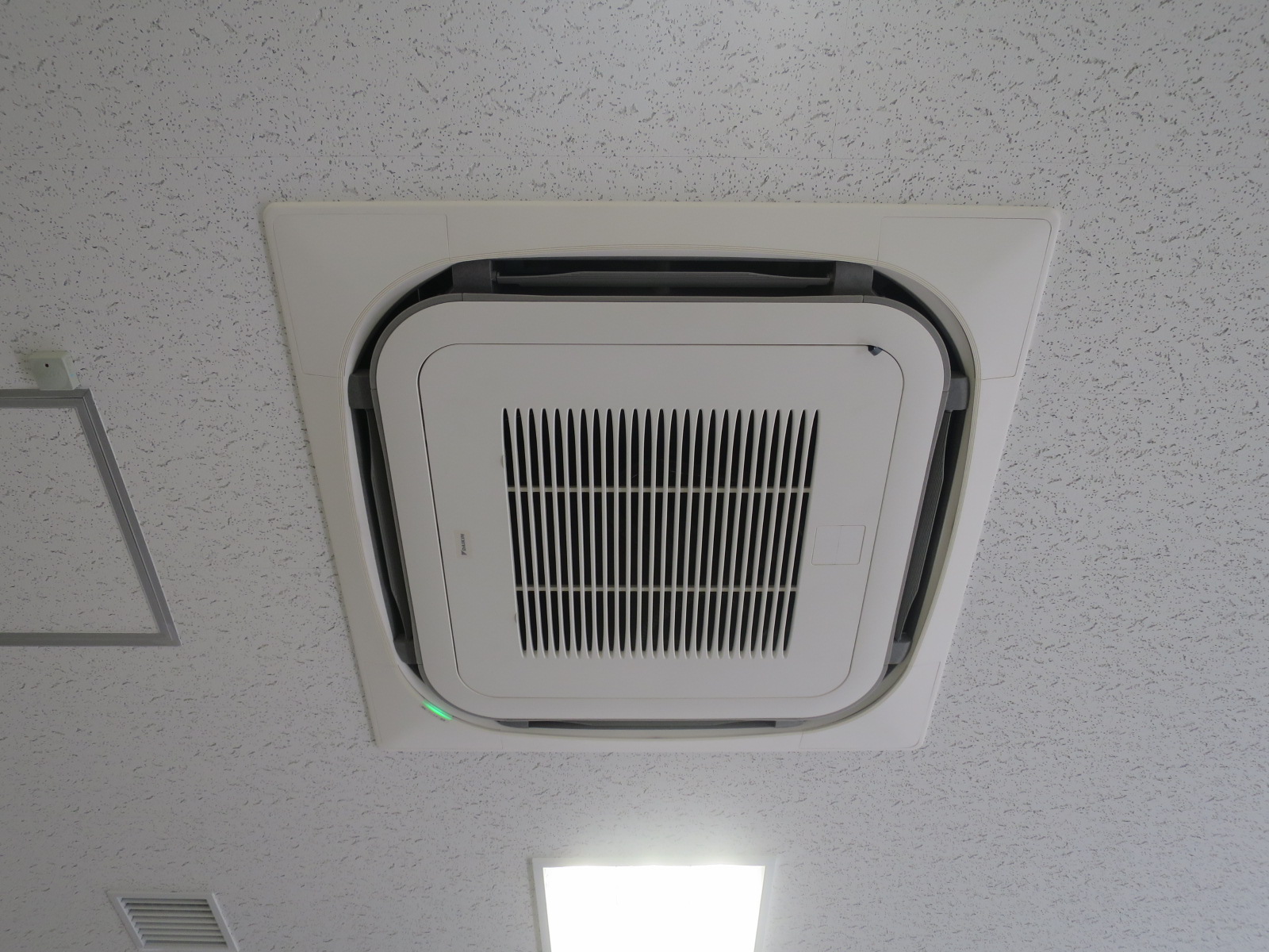 個別空調