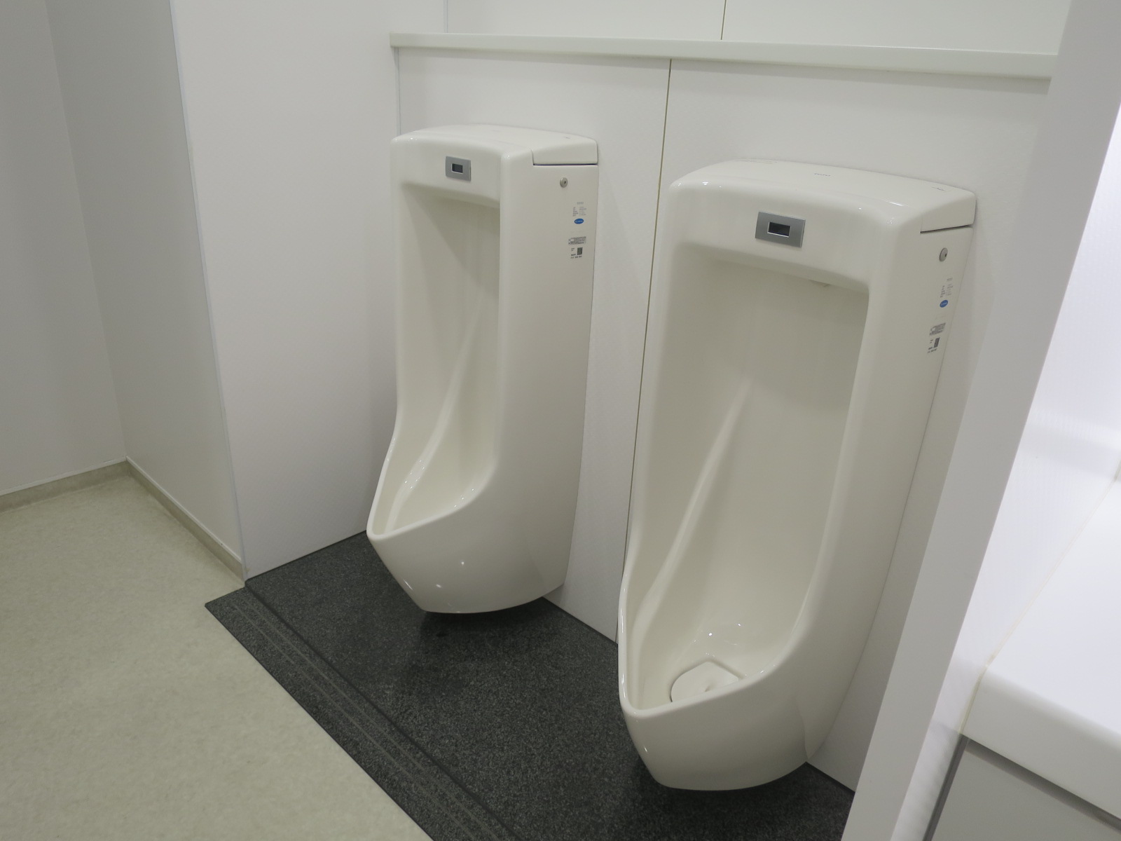 男性用トイレ