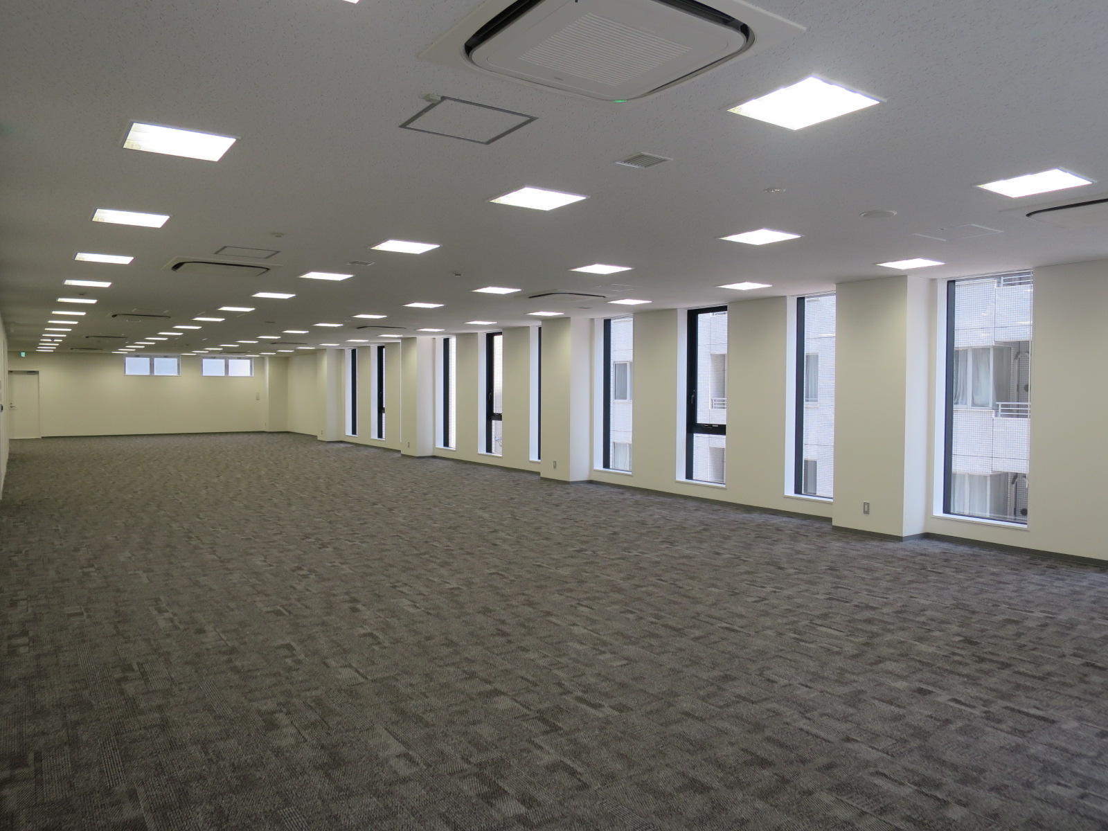 オフィスビル室内参考画像(3階・約104坪)