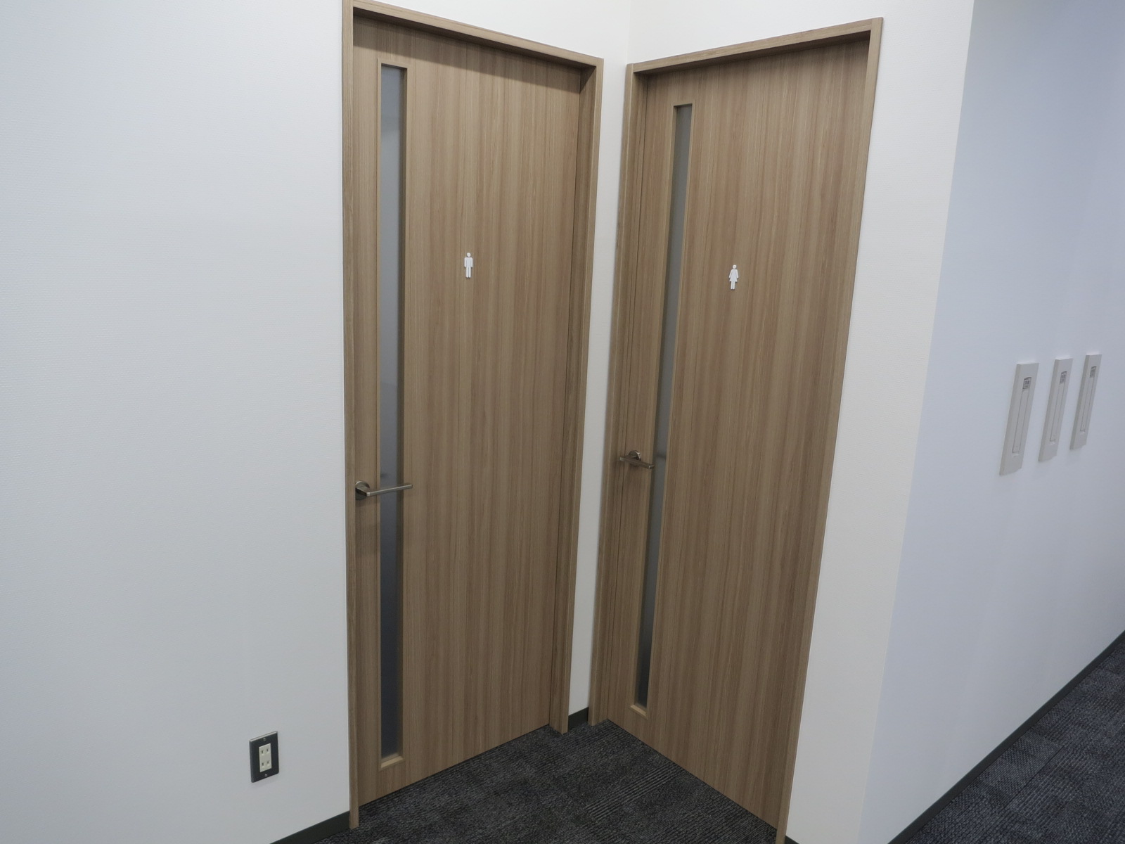 男女別トイレ出入口
