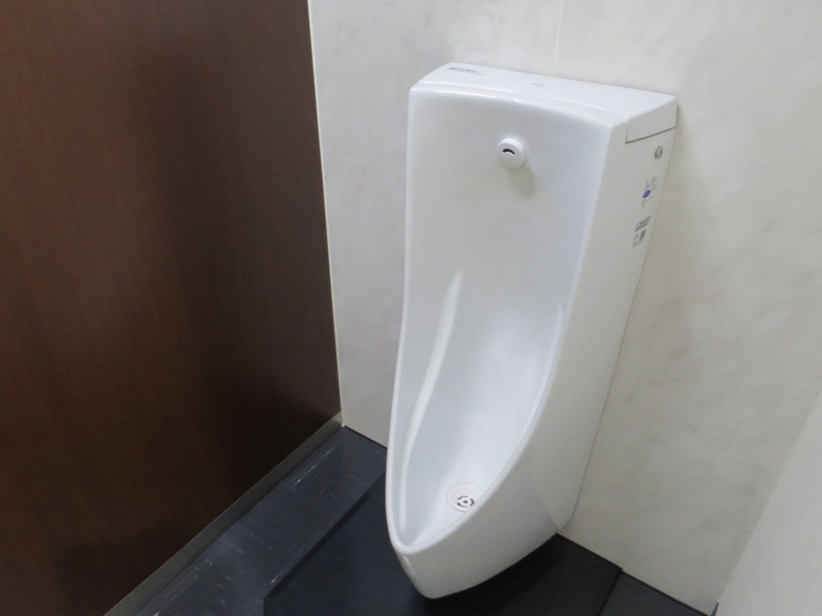 男性用トイレ