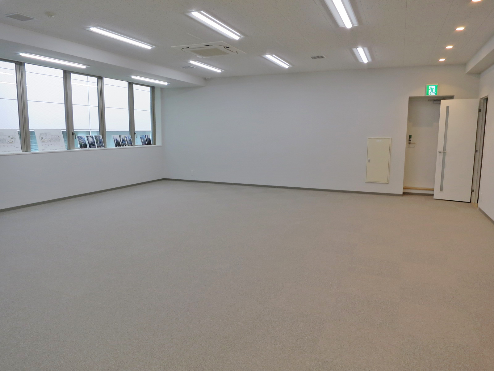 執務室内の様子