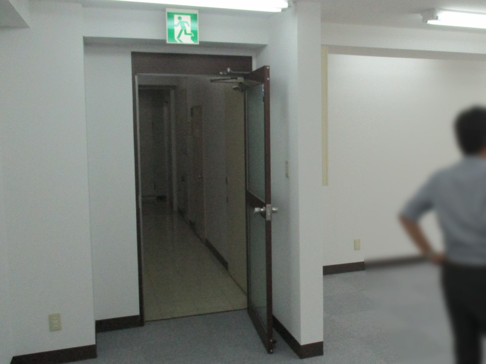 貸室出入口