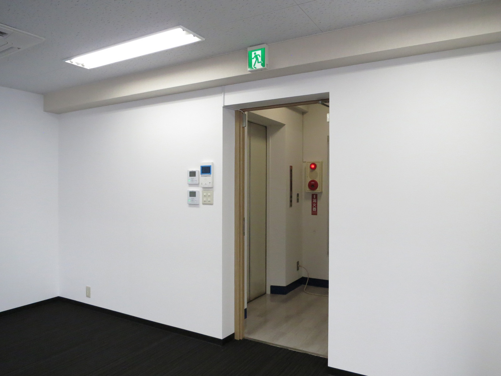 貸室出入り口