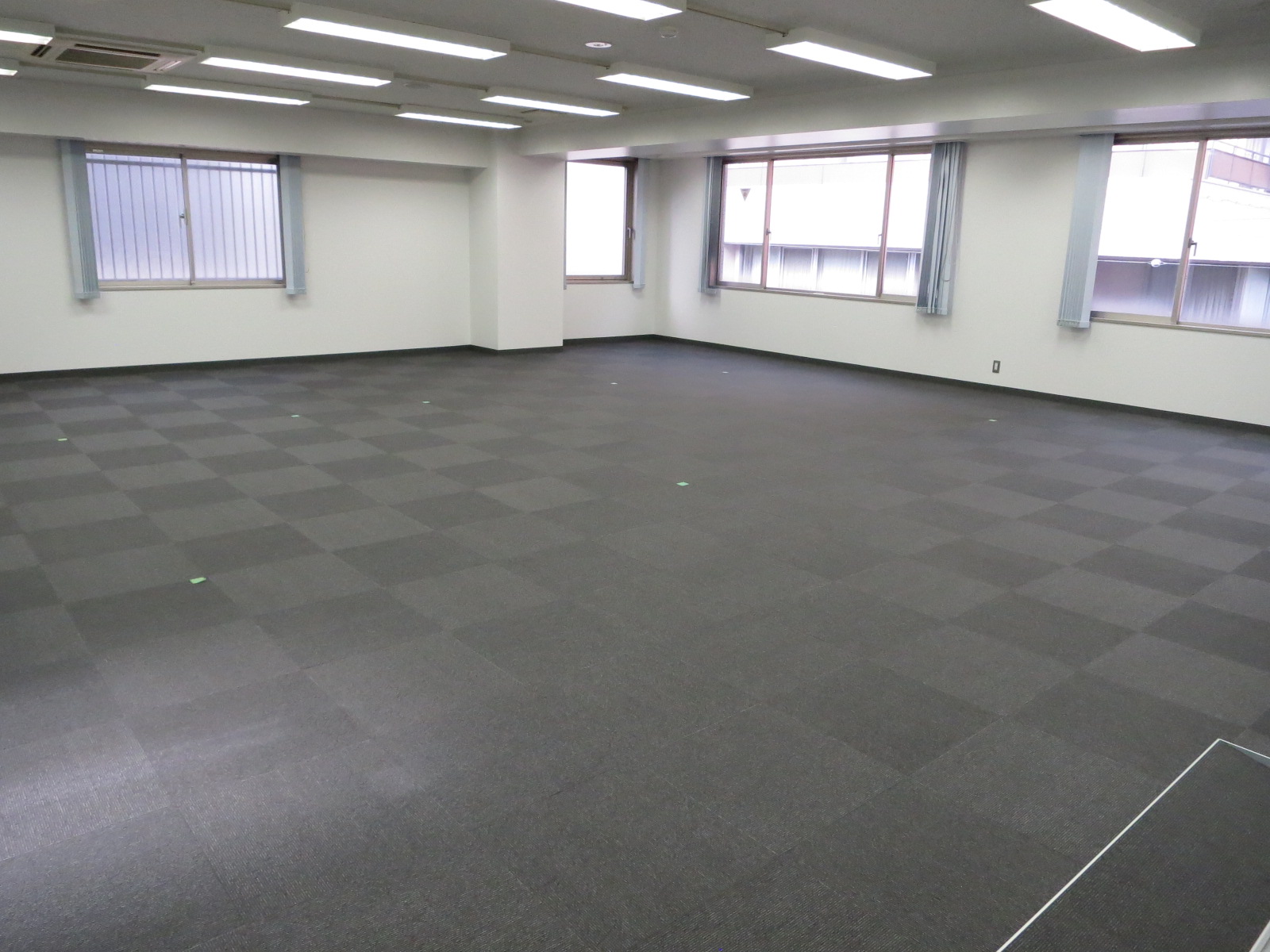オフィス室内参考画像