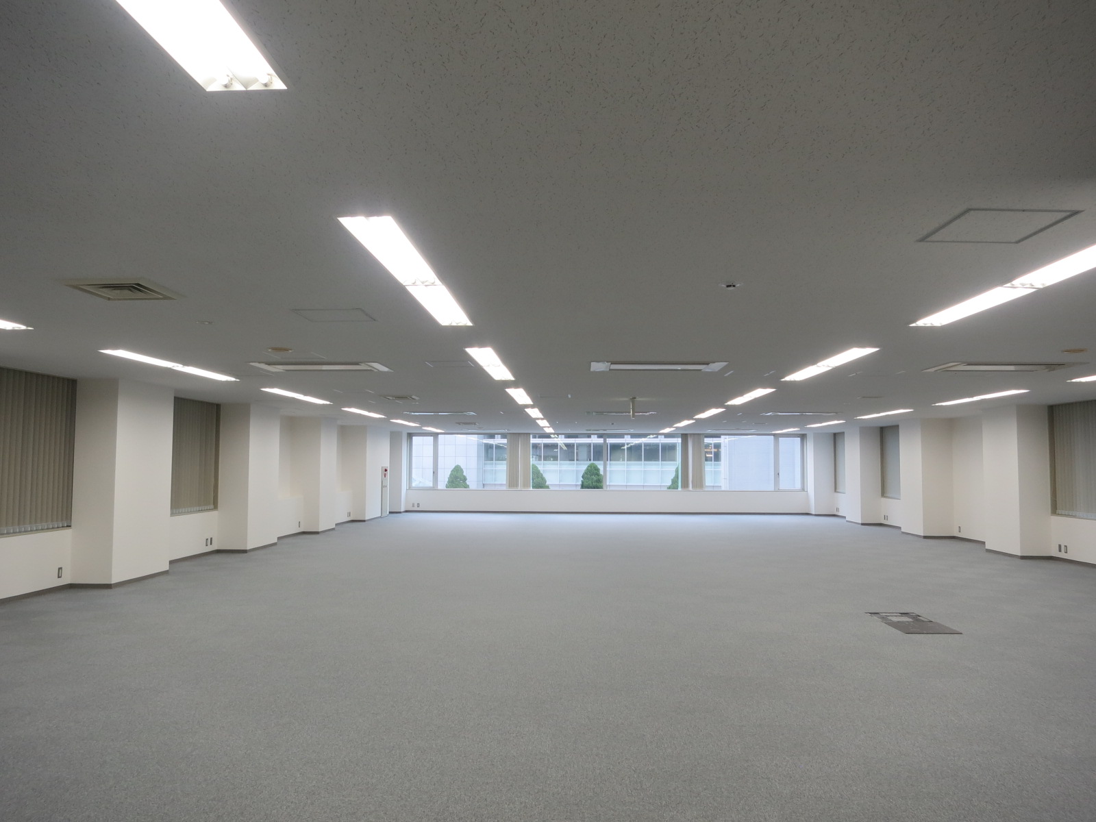 オフィス室内参考画像