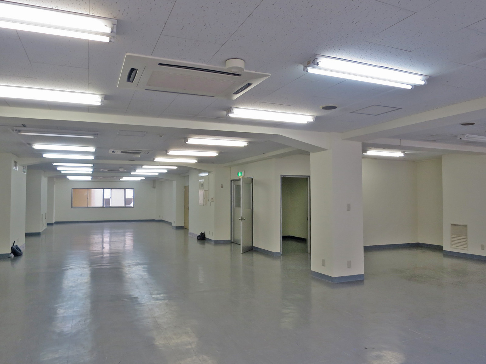 オフィス室内参考画像(4階)