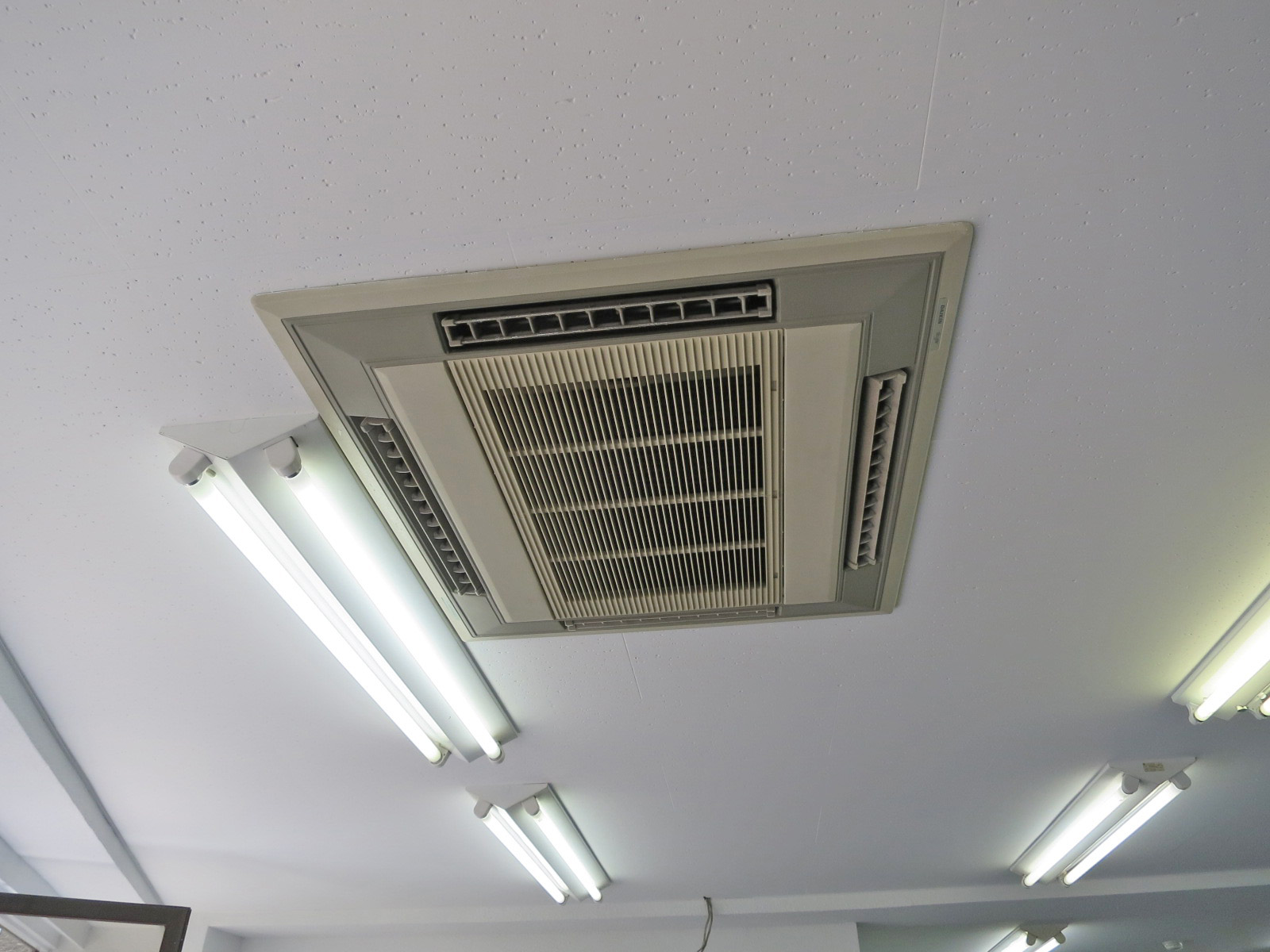 空調機器
