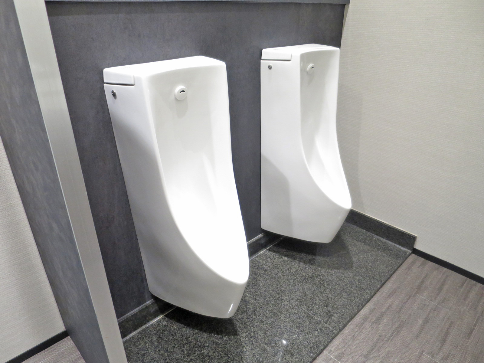 男性用トイレ