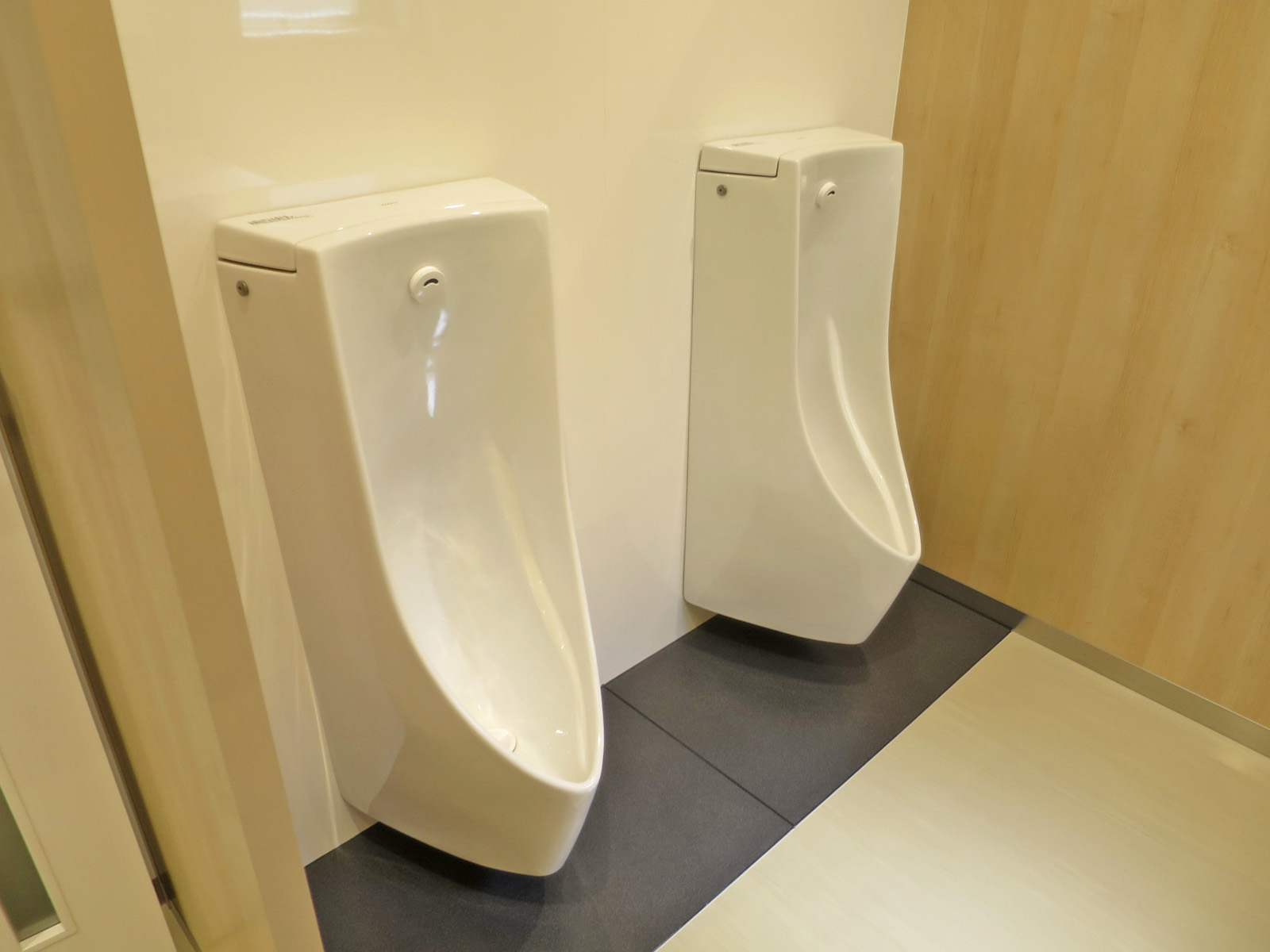 男性用トイレ